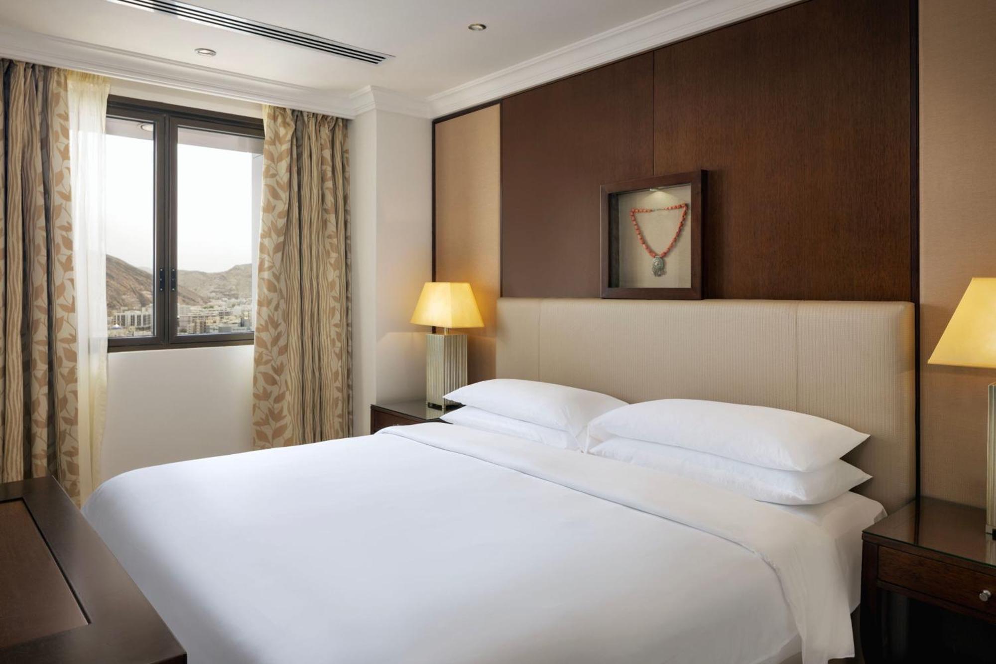 מוסקט Sheraton Oman Hotel מראה חיצוני תמונה A bedroom at the hotel