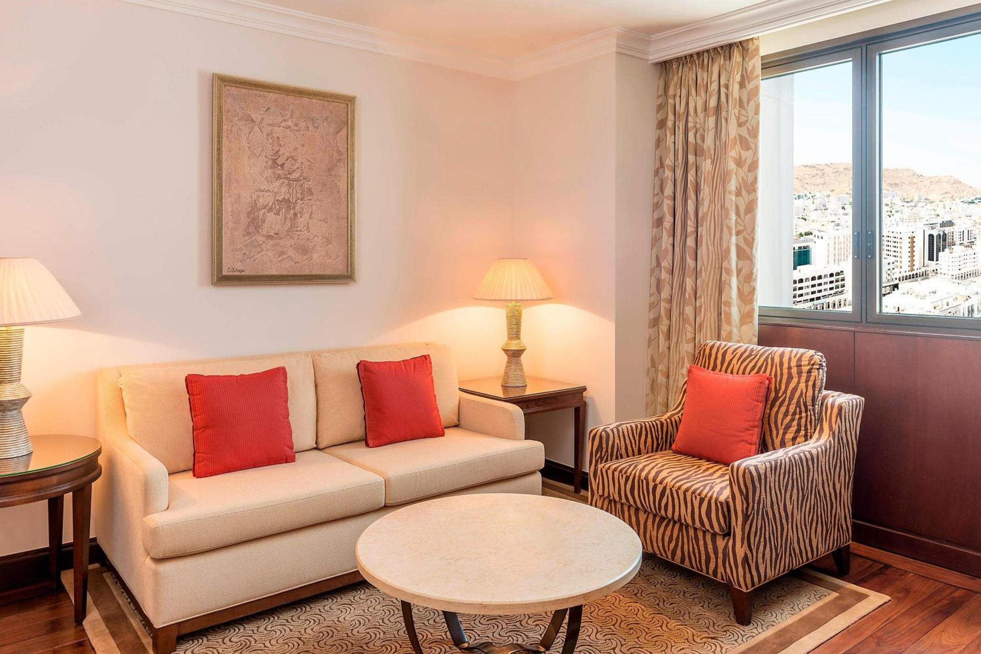 מוסקט Sheraton Oman Hotel מראה חיצוני תמונה Living room